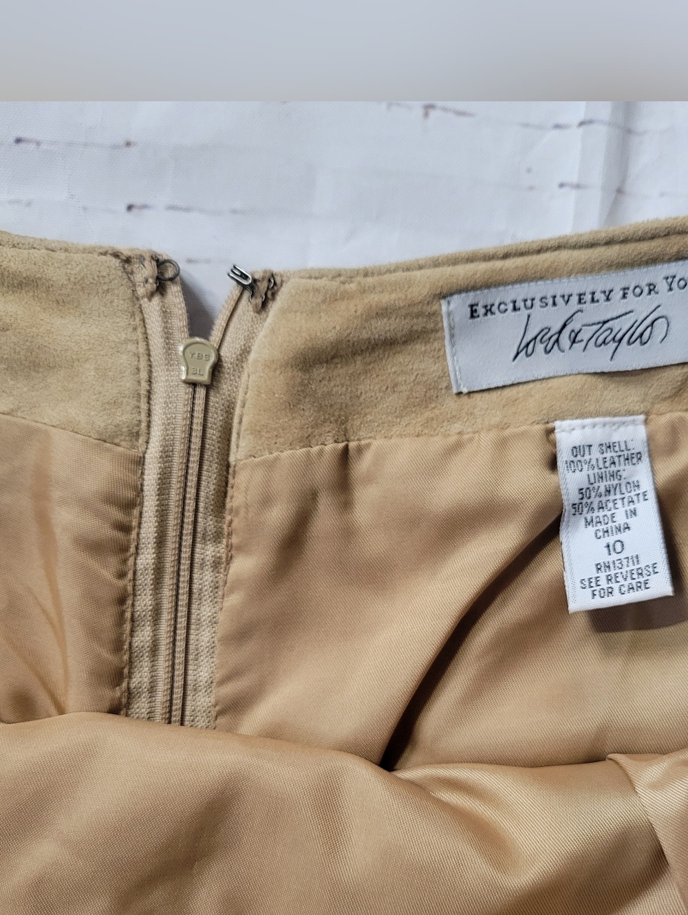 Vintage Lord & Taylor 100% Suede Leather Maxi Skirt Beige/Tan Fully Line Size 10 - Picture 2 of 9